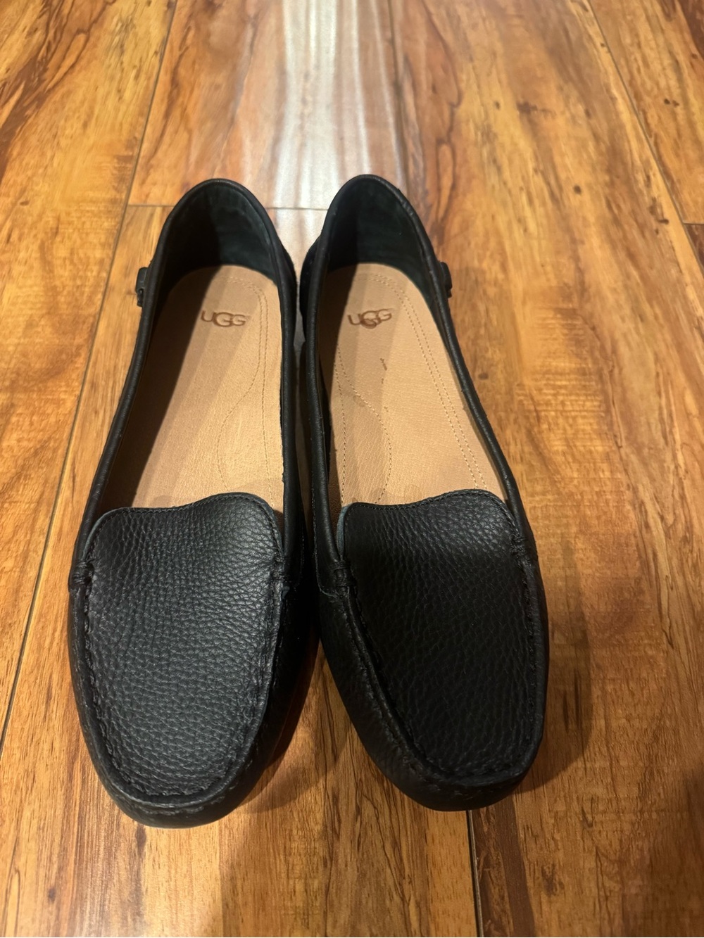 New NIB UGG black Leather Loafers Women's Size: 8 - Picture 6 of 11